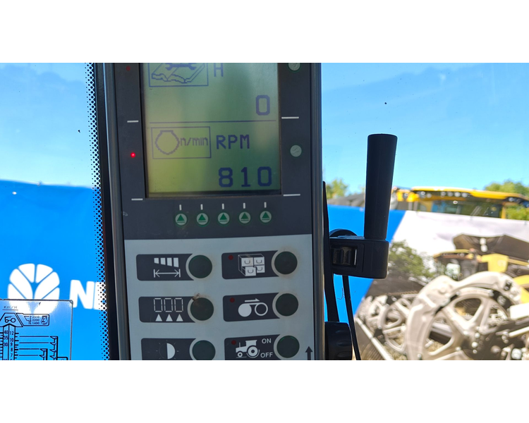 Massey Ferguson 8220 powerControl Xtra