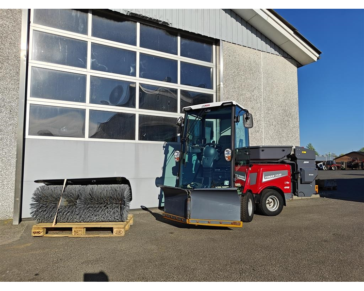 Timan 3330 4WD MEGET PÆN STAND - KOST; V-PLOV, SPREDER