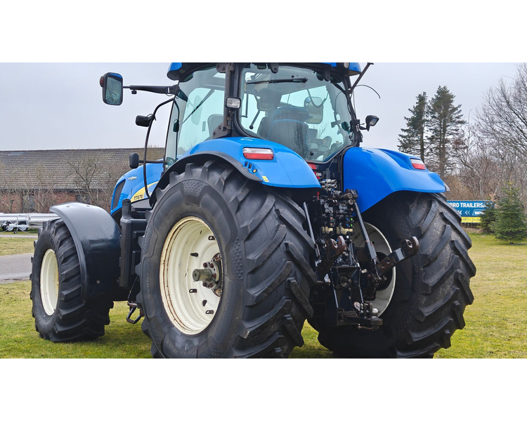 New Holland T7070 AutoCommand
