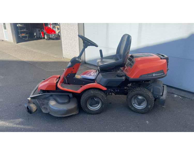 Husqvarna R15Ts AWD
