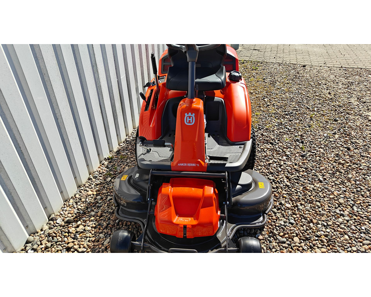 Husqvarna R 214TC