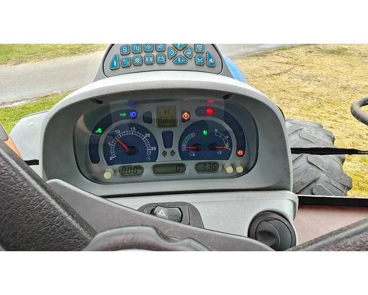 New Holland T7070 AutoCommand