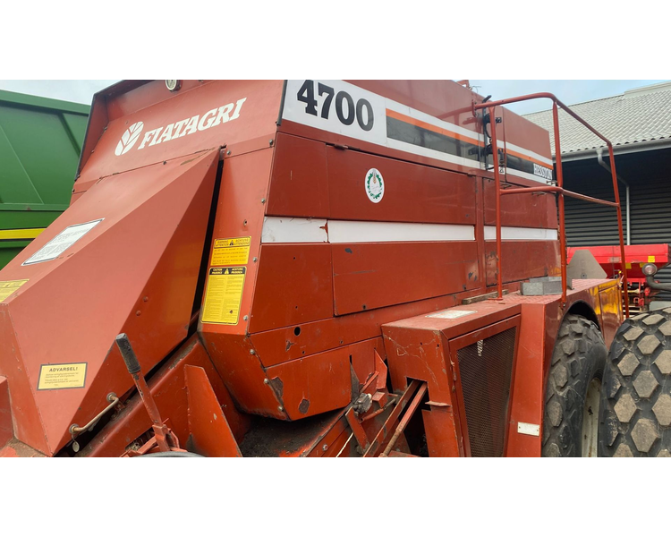 Hesston 4700 m ollerup snitter