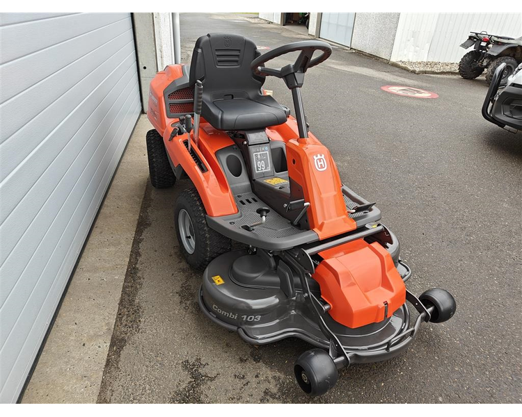 Husqvarna R 214T - 103cm klippebord OBS: inkl. 103cm klippebord