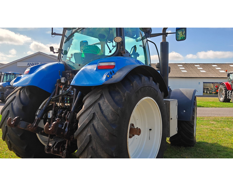 New Holland T7050 AUTO COMMAND