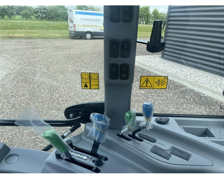 New Holland BOOMER 35 HST Cab - Flotation hjul