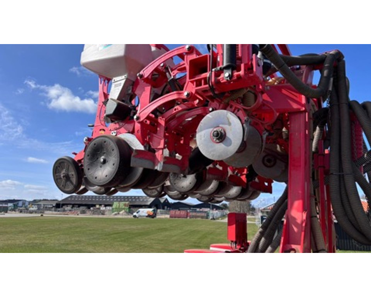 Maschio Gaspardo MANTA ISOTRONIC 12-75 XL inkl. Fabriksny fronttank
