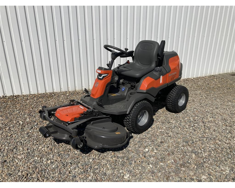 Husqvarna R 420TsX AWD Inkl. 122 cm klippebord / klippeaggregat