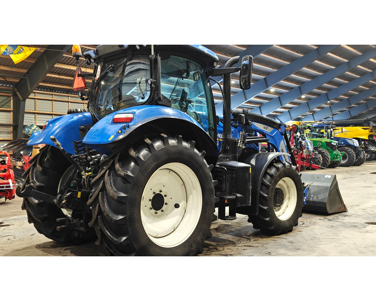 New Holland T7.175 AC !!! På vej ind !!!
