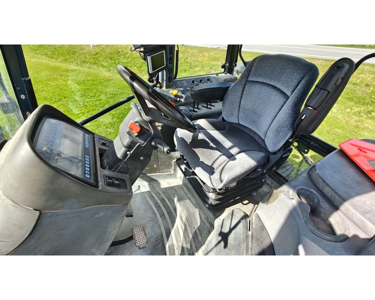 New Holland TM 150