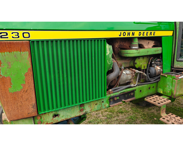 John Deere 4230