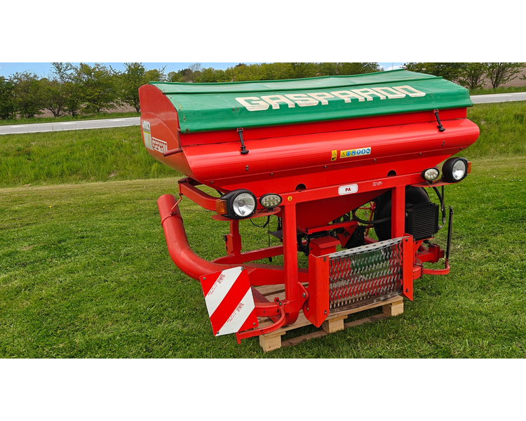 Maschio Gaspardo MANTA ISOTRONIC 12-75 XL Med fronttank