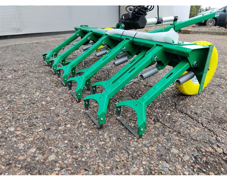 - - - U-Cutter bugseret skuffejern