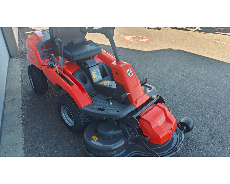 Husqvarna R214TC. inkl. 103cm klipperdæk