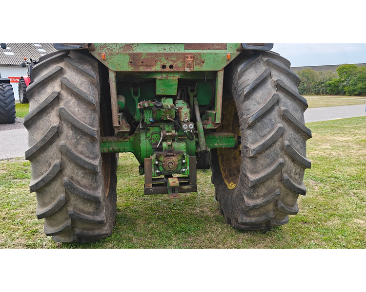 John Deere 4230