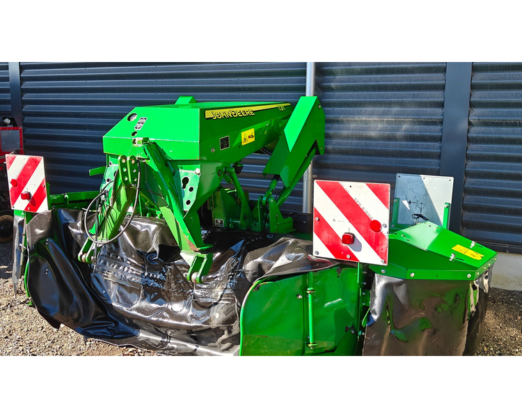 John Deere 131 frontskårlægger