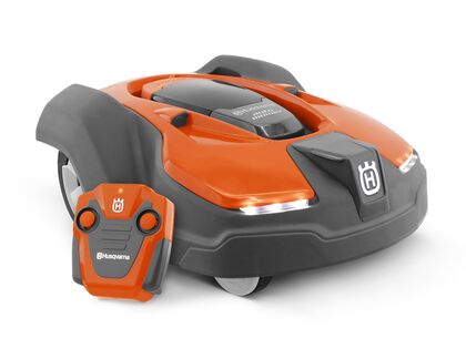 Automower® legetøjsrobotplæneklipper er god underholdning til dine børn. Med remote og LED forlygter. Bruger AA-batterier.