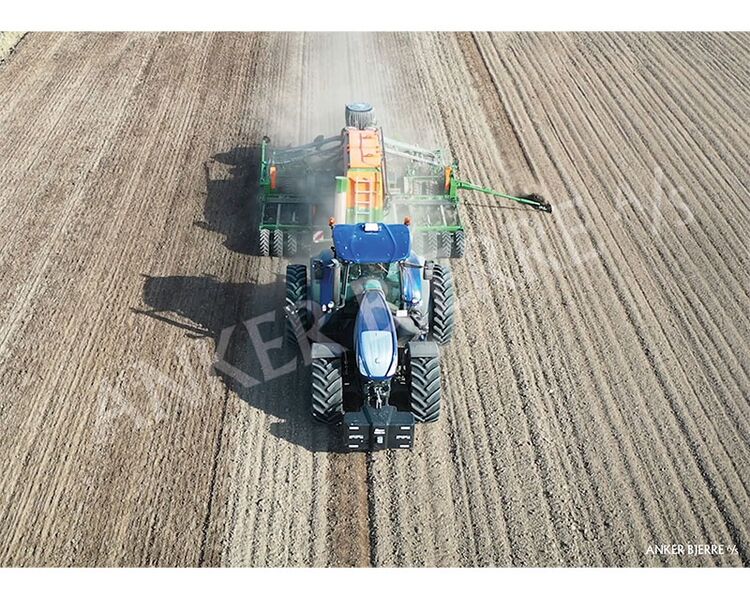 Plakat - New Holland traktor med Amazone Cirrus | Anker Bjerre A/S