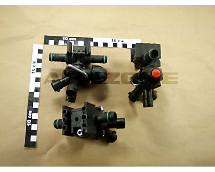 Dyseholder, Triplet UX - Amazone