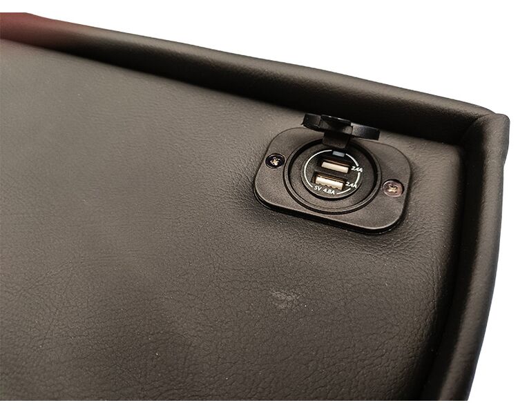 Sidebord PLM kabine m/USB stik og Anker Bjerre logo