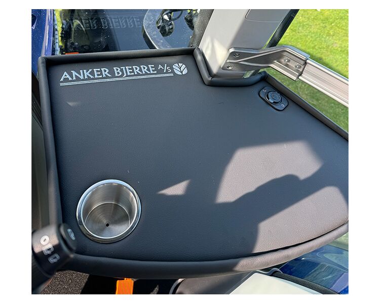 Sidebord PLM kabine m/USB stik og Anker Bjerre logo