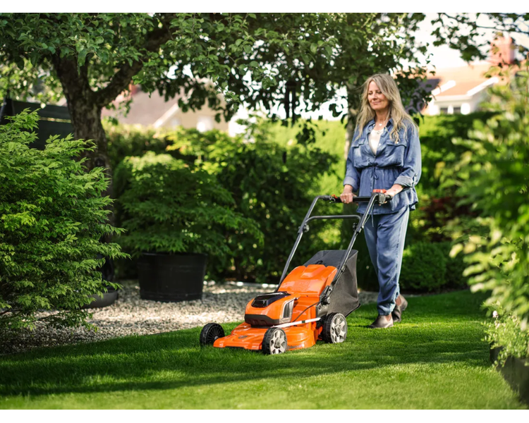 Husqvarna LC 142IS batteri plæneklipperm/ batteri og lader