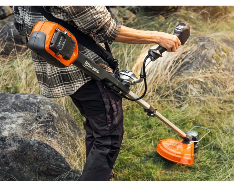 Husqvarna græstrimmer 220IR m/Batteri og lader