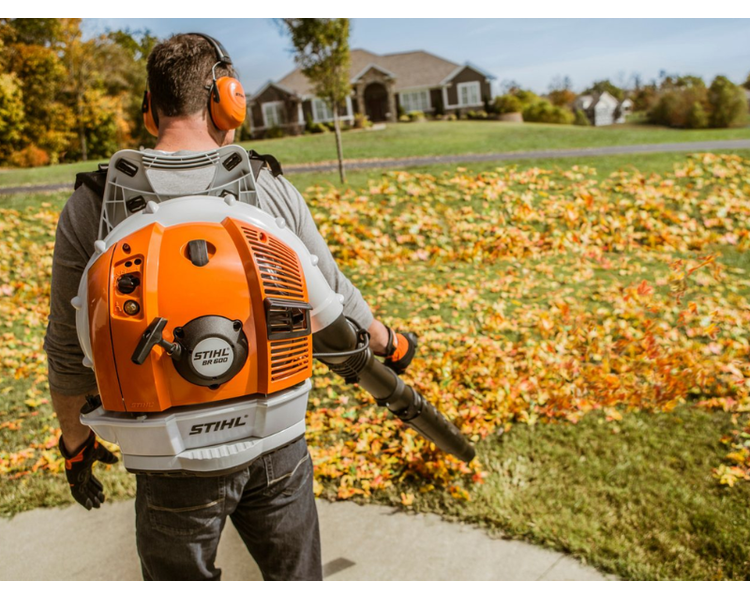 STIHL BR 600 Rygbåren blæser | Anker Bjerre A/S