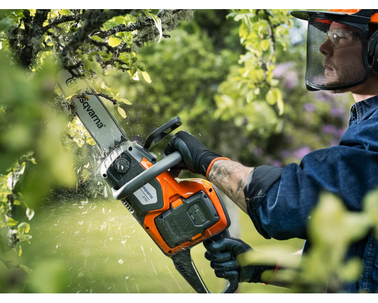 Husqvarna 215i Motorsav 12