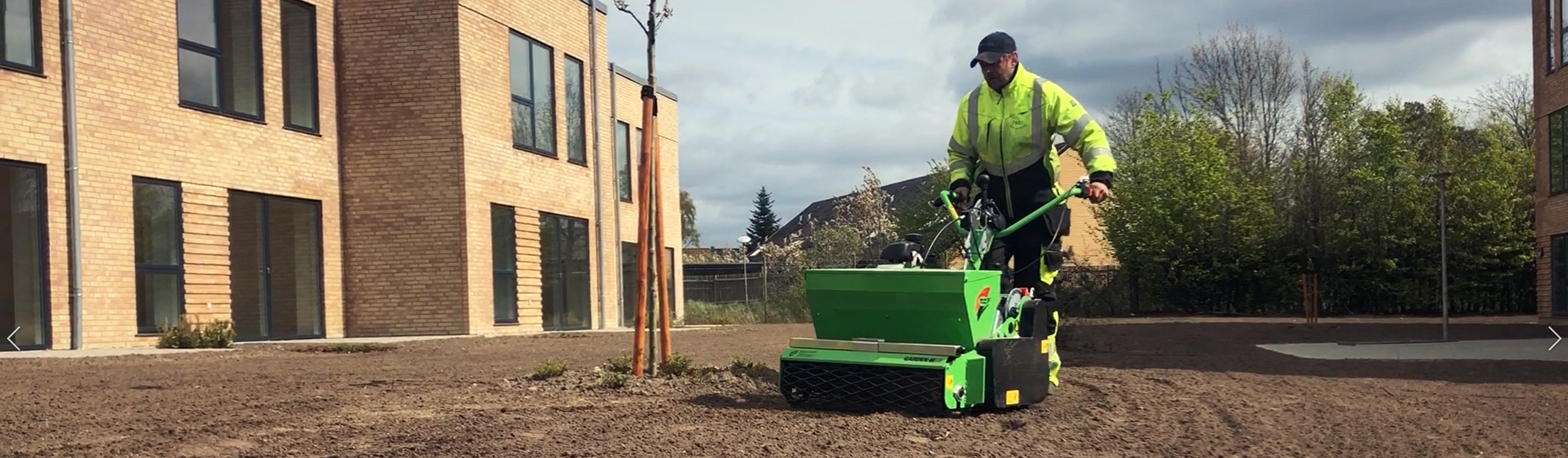 Frost Have & Anlæg om Muratori stennedlægningsfræser, Ferrari 340 Powersafe og R2 selvkørende såmaskine forhandlet hos Anker Bjerre A/S